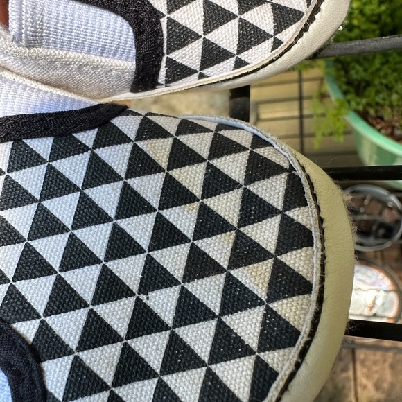 Black/White Canvas Checkered Sneakers Slip-On Style Size INFANT 2 - Picture 6 of 7
